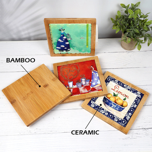 Sous-verres carrés en céramique personnalisables, écologiques, imprimés UV, avec supports en bambou pour planches à découper, style portugais - Product Image 1