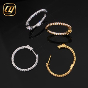 Boucles d'oreilles créoles en argent 925, pavées de moissanite, grand modèle, style Huggie, avec diamants inversés - Product Image 5