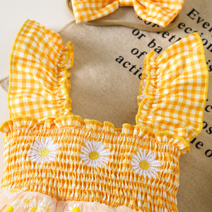 2025 estate nuova bambina Harper appeso cintura maglia triangolo set di <span class=keywords><strong>abbigliamento</strong></span> dolce <span class=keywords><strong>margherita</strong></span> ricamato con chiusura a bottone - Product Image 3