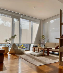 Custom Design Rolgordijnen Woonkamer Pull Down Waterdichte Polyester Badkamer Kantoor Draadloze Lente Verduisteringsgordijnen - Product Image 1