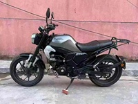 H0nda1 CBF190TR est une moto rétro simple. 190cc avec une puissance fluide, fiable et économe en carburant.
