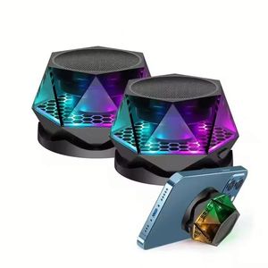 ลำโพงแม่เหล็กเพชร G300 ลำโพงไร้สายขนาดเล็ก ไฟ RGB สีสันสดใส แท่นวางโทรศัพท์แบบพกพา รองรับการเชื่อมต่อ TWS - Product Image 1
