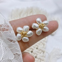Pétale de perles baroques d'eau douce Goujons de perles Boucles d'oreilles rétro antiques Boucles d'oreilles assorties de style influenceur