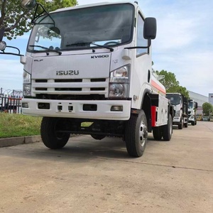 Isuzuu 5000 litros camiones <span class=keywords><strong>de</strong></span> combustible <span class=keywords><strong>4x4</strong></span> aceite diesel cisterna repostaje camión cisterna con marca japonesa - Product Image 3