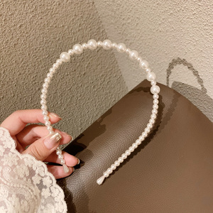 Serre-tête en plastique blanc pur de qualité supérieure avec perles pour filles - Product Image 4