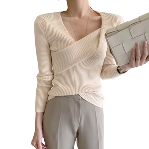 Superventas Top de ganchillo elegante ajustado para mujer Cuello irregular Prendas de punto de color sólido Diseño antiarrugas-Directo de fábrica - Product Image 1
