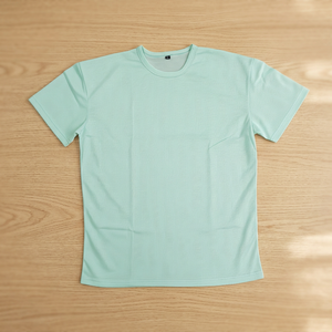 Camiseta de punto transpirable ecológica de manga corta con cuello redondo y frente liso para hombre, color verde menta, estilo casual urbano - Product Image 2
