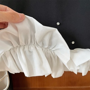 Robe d'été décontractée noire à bretelles spaghetti avec décorations de perles et ourlet à volants pour fillette - Product Image 4