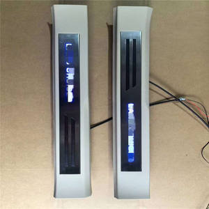 Maictop Accessoires de décoration automobile Kit d'intérieur <span class=keywords><strong>Barre</strong></span> lumineuse de <span class=keywords><strong>seuil</strong></span> de <span class=keywords><strong>porte</strong></span> pour Toyota Land Cruiser 300 Marchepieds - Product Image 5