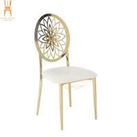 Chaise de salle à manger élégante en fer électroplaqué or, dossier ajouré floral, assise blanche, pour mariage, événement, hôtel