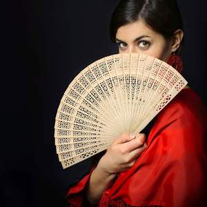 Abanico Plegable de Bambú de Alta Calidad, Tallado a Mano, Estilo de Madera con Borla, Diseño Calado, Mejores Precios - Product Image 5