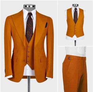 Abito da uomo rosso su misura e su misura 3 pezzi classico Color tinta unita <span class=keywords><strong>Blazer</strong></span> <span class=keywords><strong>con</strong></span> <span class=keywords><strong>bottoni</strong></span> dorati per matrimonio sposo set di vestiti - Product Image 3