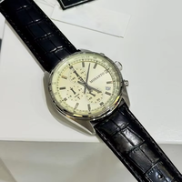 Montre à quartz pour homme, cadran crème, lunette tachymètre, fonction date, bracelet en cuir motif crocodile, style business décontracté, multifonctionnelle, avec boîte