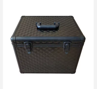 Boîte à équipement personnalisable pour chevaux et cavaliers, trousse de toilettage avec fonctions de nettoyage pour les soins équestres