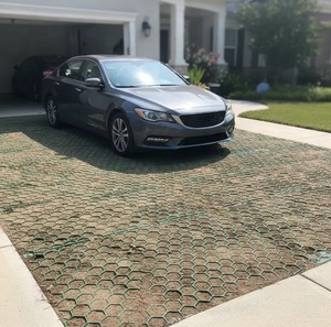 Grille de pavage perméable de 40 mm sous le parking, la voie publique, le chemin de gravier et la voie d'accès aux pompiers dans la communauté - Product Image 3
