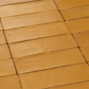 Piastrelle in Ceramica Chroma Ocre 5x15 per Installazione a Parete e Pavimento - Product Image 5