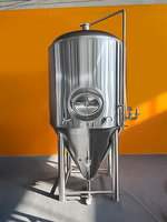Cuve de fermentation conique en acier inoxydable de 500 L, unité de brassage de bière avec enveloppe de refroidissement par glycol et valve de purge pour brasserie artisanale