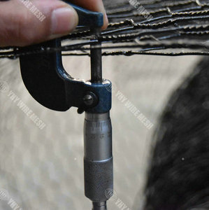 CuộN Hàng Rào Lưới Thép Hình Lục Giác Tráng Bột Màu Đen 4ft X 150ft - Product Image 3