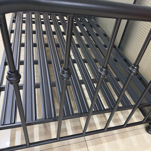 Letti in Metallo Moderni Economici all'Ingrosso, Singoli o Queen Size, con Contenitore, Struttura Bianca o Nera, Mobili per Camera da <span class=keywords><strong>Letto</strong></span>, <span class=keywords><strong>Letto</strong></span> <span class=keywords><strong>Singolo</strong></span> Rialzato con <span class=keywords><strong>Sponde</strong></span> Laterali, Disponibile in Magazzino - Product Image 6