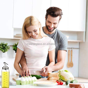 Bottiglia di olio d'oliva personalizzata da <span class=keywords><strong>100</strong></span> <span class=keywords><strong>ml</strong></span> tonda bottiglia di vetro borosilicato di olio d'oliva con ugello ABS supporto Logo di stampa personalizzato - Product Image 4