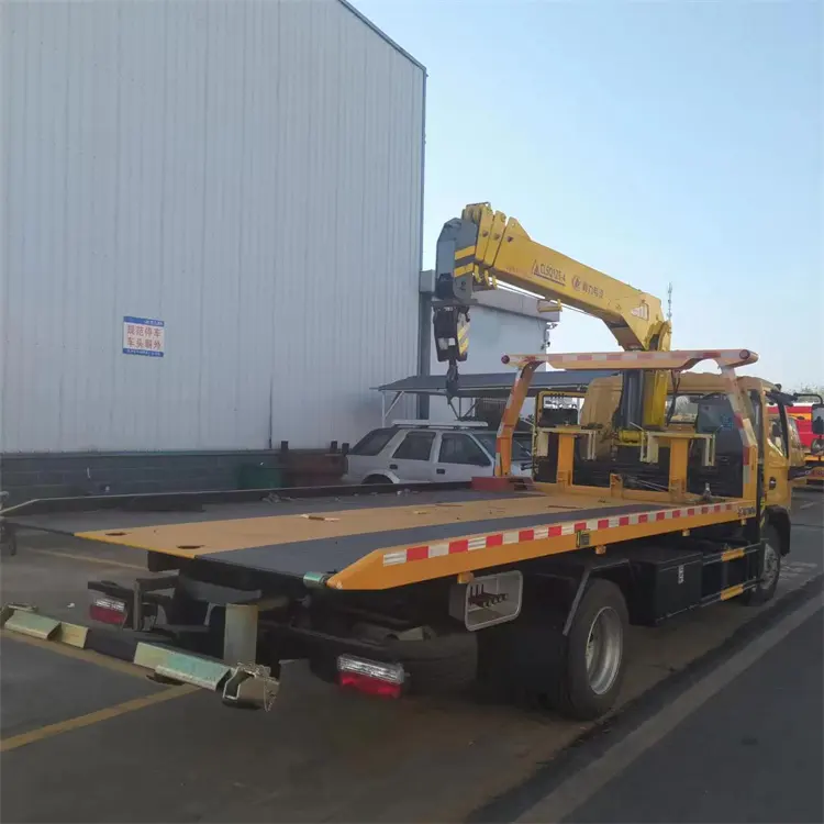 Dongfeng new used 165hp Flatbed Wrecker Towing Truck 4X2 Tilt Tray with 5Ton Boom Crane break down trucks recovery vehicle