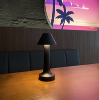 Lampe de table rechargeable sans fil moderne en aluminium 5200 mAh pour chambres, bureaux, restaurants (vente en gros)