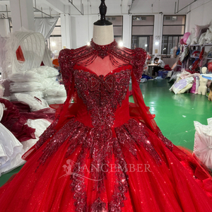Vestido de Quinceañera Mc065 de Lujo con Apliques de Pedrería Escarlata, Cadena, Ilusión de Drapeado, Brillo y Bordado, Estilo Princesa con Cola Capilla - Product Image 3