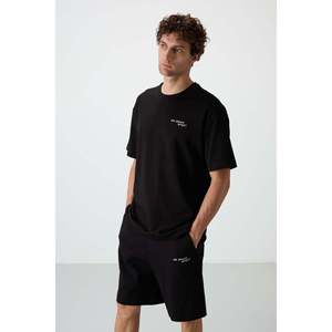 Conjunto de Pantalones Cortos Air Jones para Hombre, Negros, de Corte Holgado, Bordados, de Mezcla de Algodón, Gruesos, Suaves y Texturizados - Atuendo Casual de Verano de Dos Piezas - Product Image 2