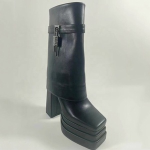 Botines de tacón grueso con plataforma alta y punta cuadrada para mujer, de metal, con diseño superpuesto y plegado - Product Image 6