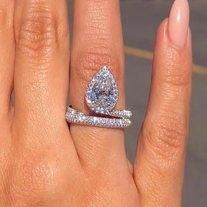 Anello in Oro Bianco con Diamante Taglio a Pera Colore D Naturale Gioiello da Donna per Fidanzamento - Product Image 5