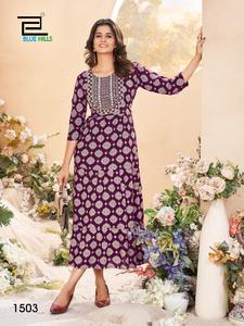 Dernière robe Kurtis moderne imprimée en rayonne avec broderie Kurtis pour dames de fournisseur indien - Product Image 5