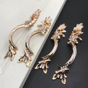 High Popularity Zinc Alloy European Style Left Symmetric Gold Plus <strong>White</strong> Oil Door Handel Copper Handles Gold Cabinet Hardware - Product Image 2