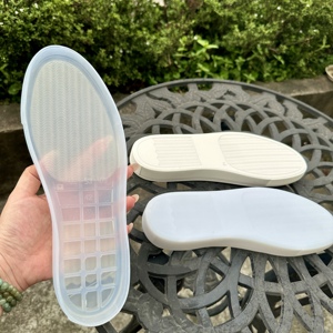 Usine Faire Prix Basket <span class=keywords><strong>Semelle</strong></span> En Caoutchouc Conception <span class=keywords><strong>Transparente</strong></span> Semelles Doux Et Confortable Casual Board Chaussures <span class=keywords><strong>Semelle</strong></span> Extérieure Chaussures Plates Semelles - Product Image 3