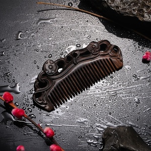 Peigne en bois de santal sculpté à la main de luxe, qualité héritage, peigne à cheveux chinois, souvenir de mariage - Product Image 2