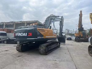 Excavatrice sur chenilles hydraulique Hyundai R225LC-9S d'occasion, modèle 2024, moteur, pompe testés et inspectés, bon état, 22,5 tonnes, 113 kW - Product Image 3