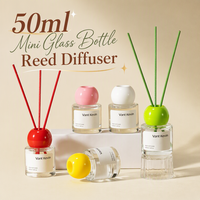 Diffuseur de parfum miniature en gros, bouteille en verre cylindrique transparente avec bouchon boule coloré, marque privée pour désodorisant de salle de bain