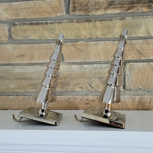 Porte-chaussettes de Noël en laiton moulé finition nickel - Product Image 4