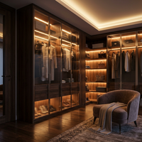 Système de dressing moderne sur mesure haut de gamme avec portes vitrées et éclairage LED intégré pour chambre et salon – Maison de luxe