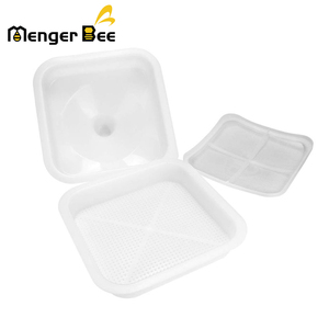 Filtre à miel commercial 2-en-1 : entonnoir et tamis - Fournitures d'apiculture en gros pour apiculteurs - Product Image 4