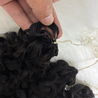 Extensions de cheveux humains vierges bouclées au crochet, alignées sur les cuticules, pré-bouclées, vente chaude en usine