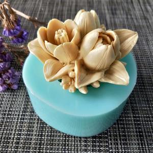 Molde de Silicona 3D Realista Hecho a Mano para Jabón con Forma de Ramo de Tulipanes y Flores para Fabricar Velas - Product Image 3
