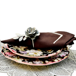 Anneau de serviette en métal vintage en forme de fleur pour décorations de table de mariage - Product Image 1