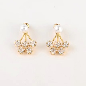 Lingmiao joyería fina señora fiesta fábrica venta chica con <span class=keywords><strong>perla</strong></span> pendiente pintura gota pendientes para mujer - Product Image 3