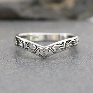 Anello Vintage da Donna con Cuore Traforato, Fede in Argento Anticato Opaco Stile Retrò - Product Image 1