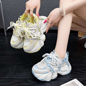 Baskets décontractées respirantes à talon bas pour femme, nouvelle collection printemps-automne 2025, populaires cette année, à semelle épaisse 26 - Product Image 5