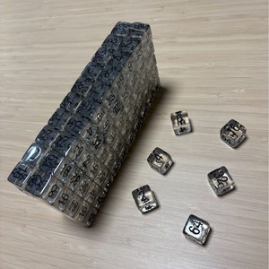 Dados Acrílicos Transparentes Negros con Números y Puntos, en Ángulo Recto, Multiples del Cuadrado del 2, para Enseñanza y Juegos <span class=keywords><strong>de</strong></span> Mesa - Product Image 3