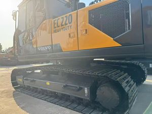 Excavatrice sur chenilles Volvo 220 d'occasion, machine spéciale robuste pour applications en carrière et en mine - Product Image 1