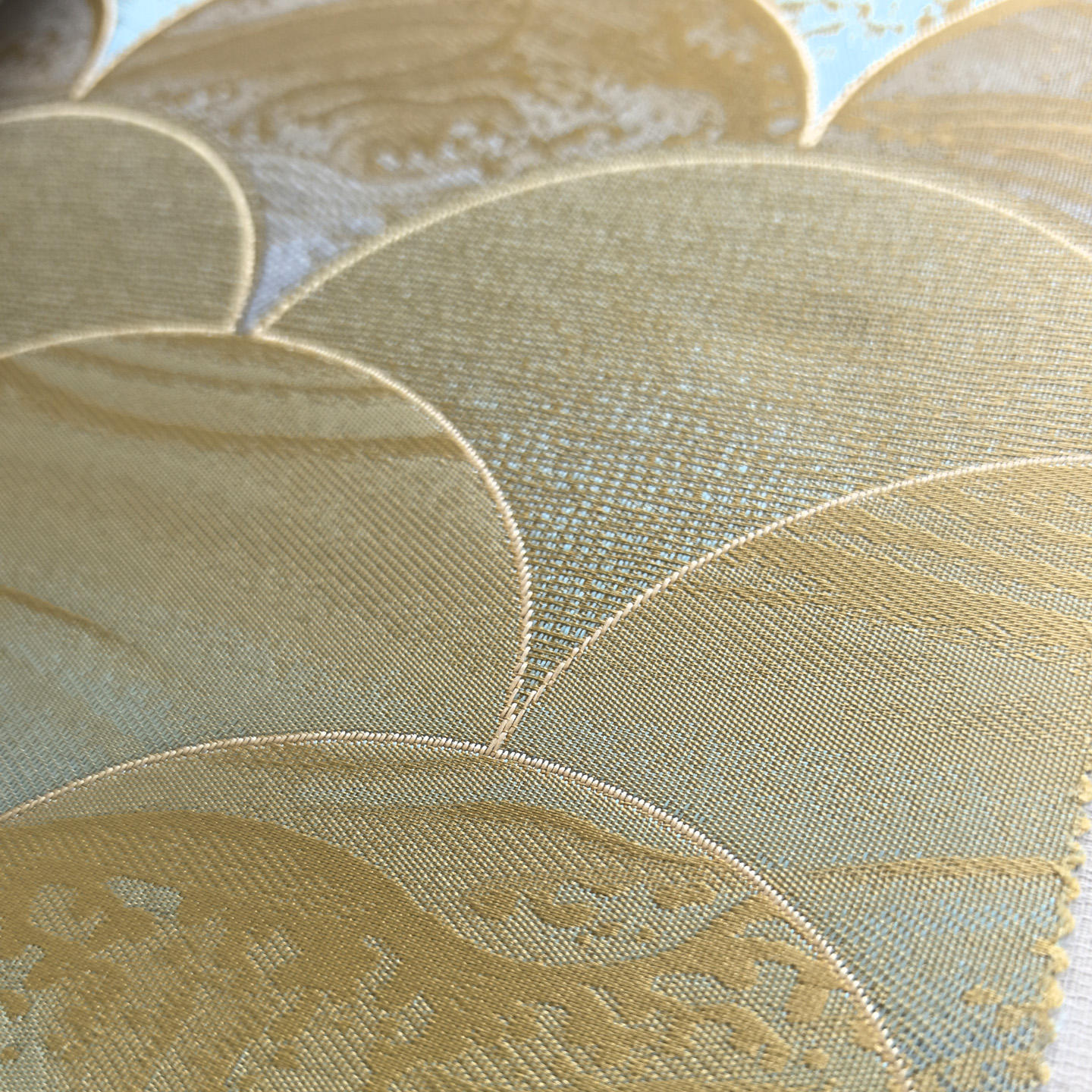 1 ㎡-koi de vague d'or