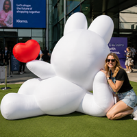 Lapin gonflable blanc personnalisé avec cœurs pour la décoration d'événements festifs, la publicité commerciale, les événements de carnaval