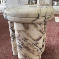 Dalles de marbre Calacatta Viola naturel de luxe et blocs de pierre découpés sur mesure pour tables basses cubiques modernes
